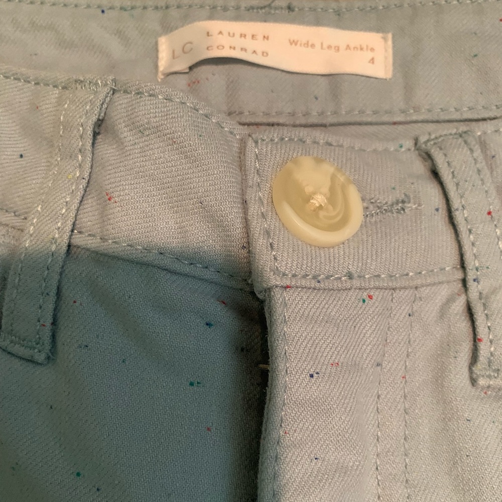 Lauren Conrad Wide Leg ankle jeans. Light colored. Splatter color design. Size 4 - Picture 4 of 9